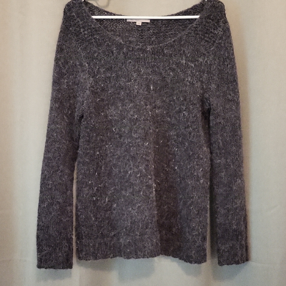 GAP Gray Crew Neck Sweater Soft Knit Classic